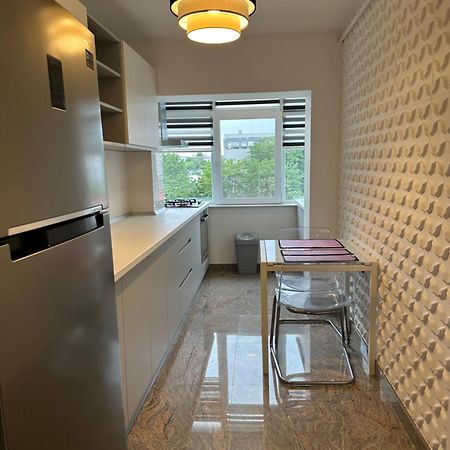 Page3 Apartament Targoviste Bagian luar foto