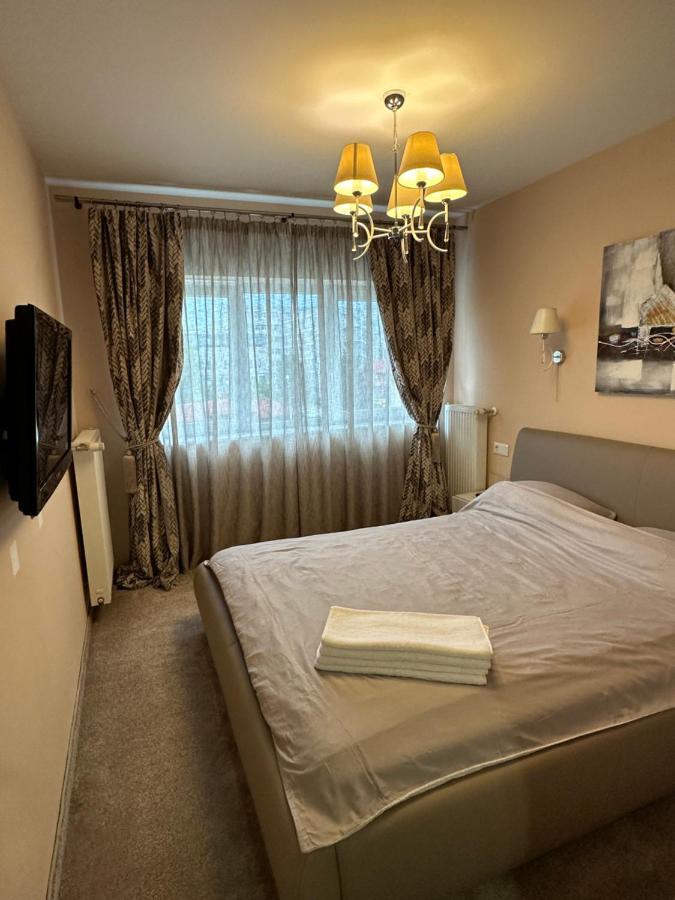 Page3 Apartament Targoviste Bagian luar foto