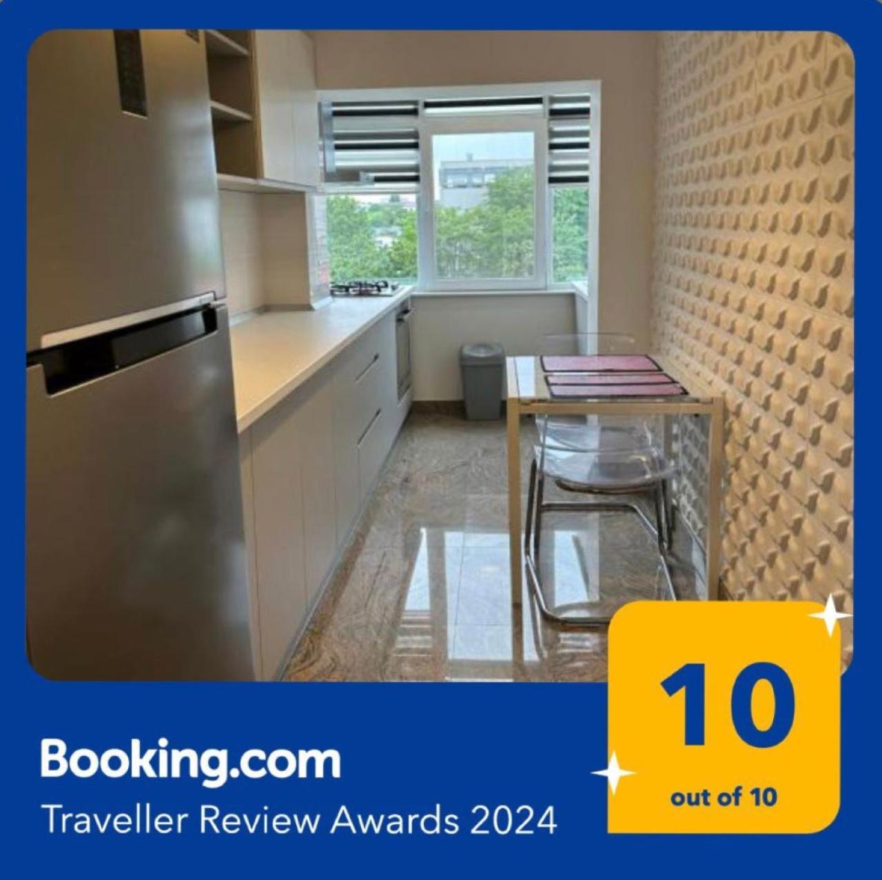 Page3 Apartament Targoviste Bagian luar foto